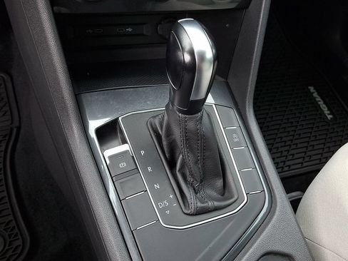 Used 2020 Volkswagen Tiguan S FWD image 15
