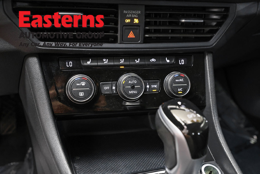 Used 2024 Volkswagen Jetta SE FWD image 21