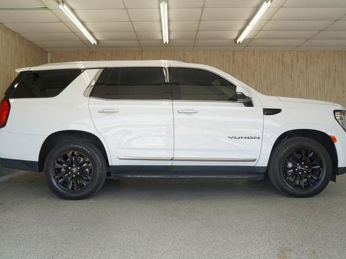 Used 2023 GMC Yukon SLT w/ SLT Premium Package RWD image 6