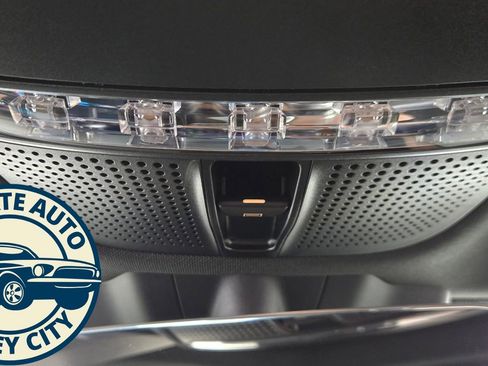 Used 2022 Mercedes-Benz GLC 300 4MATIC image 20