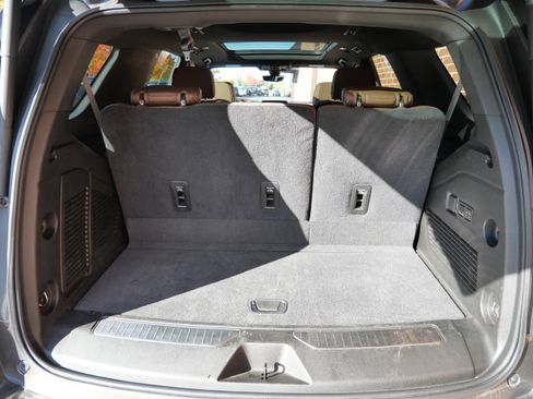 Used 2021 Chevrolet Tahoe High Country w/ Premium Package image 11