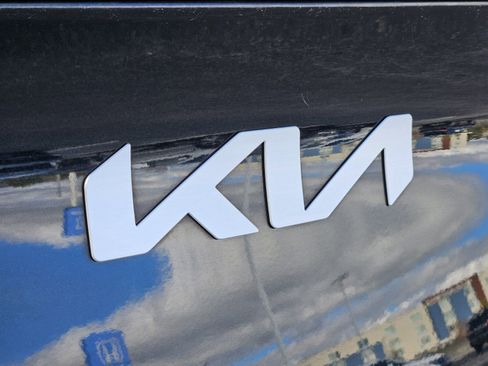 Used 2024 Kia Sportage LX image 15