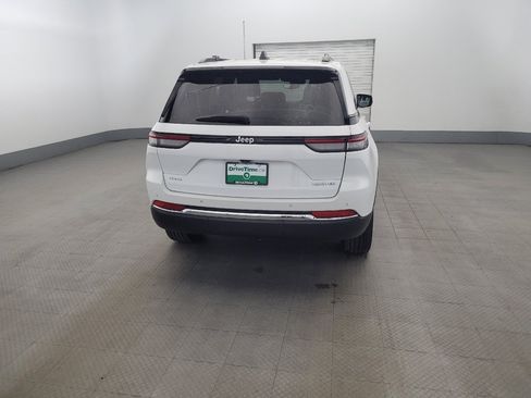 Used 2022 Jeep Grand Cherokee Limited AWD/4WD image 7