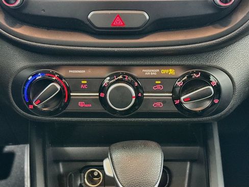 Used 2022 Kia Soul LX FWD image 15