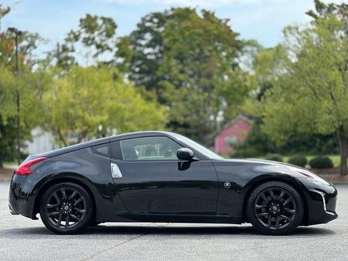 Used 2015 Nissan 370Z Coupe RWD image 4