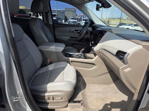 Used 2020 Chevrolet Traverse Premier AWD/4WD image 19
