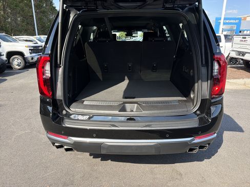 Used 2025 GMC Yukon XL Denali w/ Denali Reserve Package AWD/4WD image 33