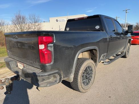 Used 2022 Chevrolet Silverado 2500 LT w/ Midnight Edition image 5
