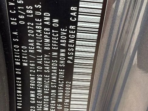 Used 2015 Volkswagen Golf S image 29