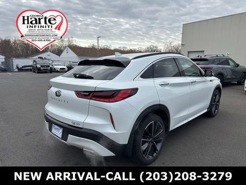 Certified 2023 INFINITI QX55 Essential image 3