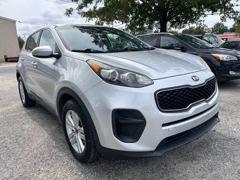 Used 2019 Kia Sportage LX image 2