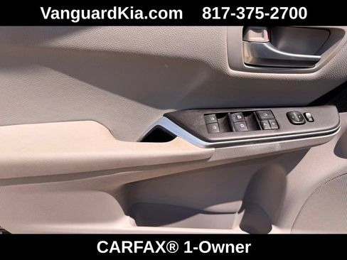 Used 2016 Toyota Camry SE FWD image 17