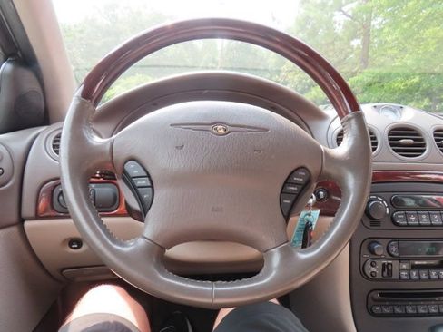 Used 2004 Chrysler 300M FWD image 27