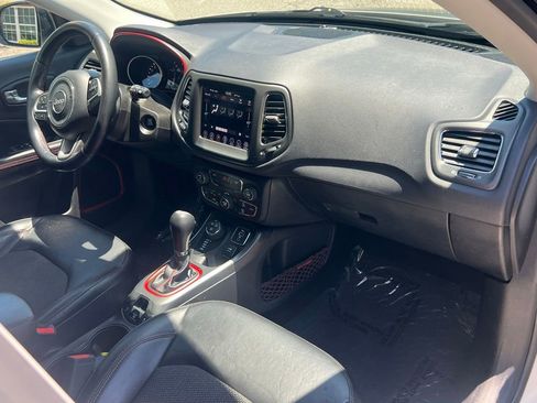 Used 2019 Jeep Compass Trailhawk AWD/4WD image 16