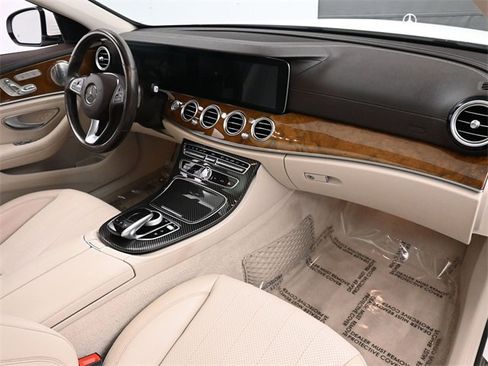 Used 2018 Mercedes-Benz E 300 4MATIC image 21