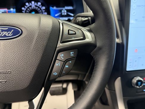 Used 2024 Ford Edge SEL w/ Convenience Package image 13