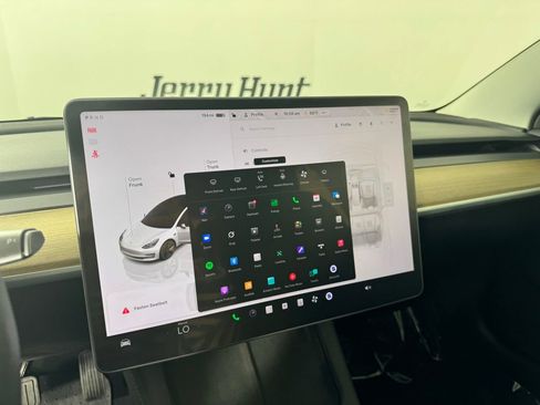 Used 2023 Tesla Model 3 Standard Range image 16