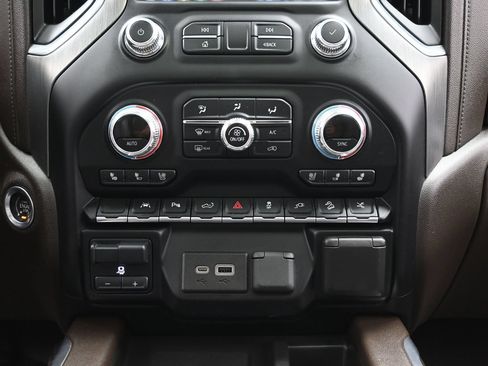 Used 2022 GMC Sierra 1500 Denali w/ Denali Premium Package AWD/4WD image 37