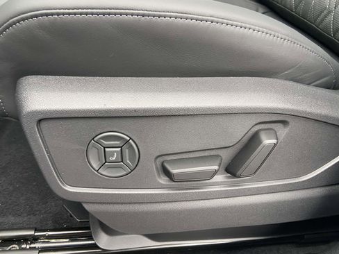 New 2025 Audi SQ5 Premium Plus image 18