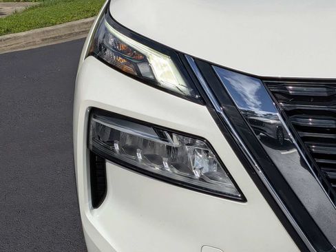 Used 2023 Nissan Rogue SV FWD image 10