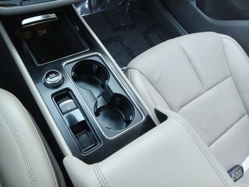 Used 2020 Lincoln Corsair AWD w/ Premium Package image 19