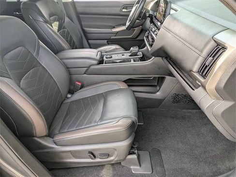 Used 2022 Nissan Pathfinder Platinum w/ Cargo Package image 41