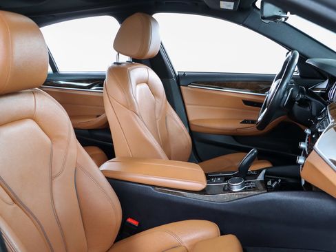 Used 2019 BMW 530i xDrive w/ Convenience Package image 27