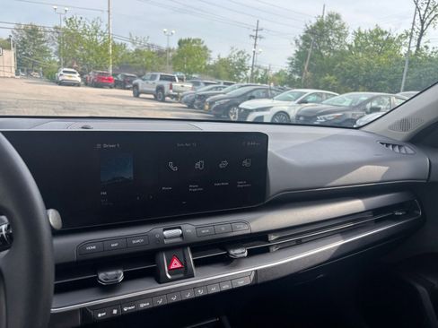 Used 2025 Kia K4 LXS image 34