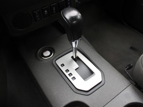 Used 2021 Nissan Frontier SV RWD image 12