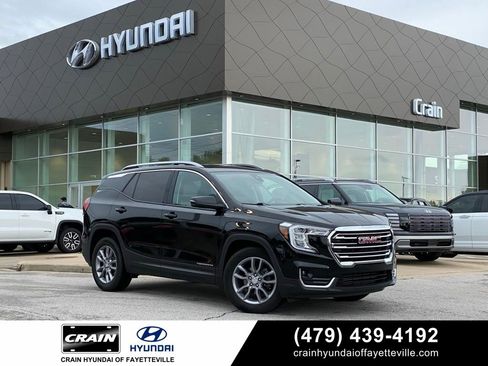 Used 2024 GMC Terrain SLT FWD image 1