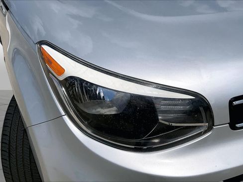 Used 2018 Kia Soul + FWD image 26