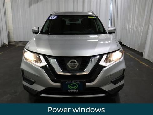 Used 2017 Nissan Rogue SV w/ SV Premium Package AWD/4WD image 7