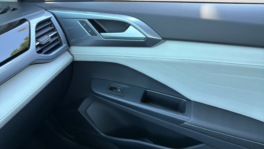 New 2027 Volkswagen Taos SEL AWD/4WD image 12