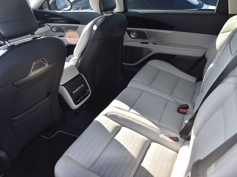 Certified 2026 Lincoln Nautilus Reserve image 10