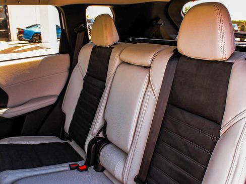 New 2025 Mitsubishi Outlander SE image 32