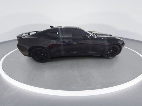 Used 2017 Chevrolet Camaro SS RWD image 9
