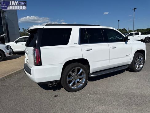 Used 2017 GMC Yukon SLT AWD/4WD image 6