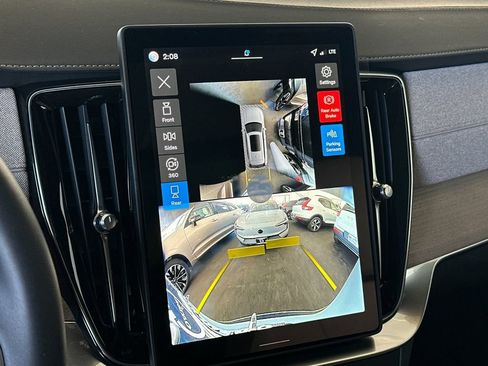 New 2026 Volvo XC90 T8 Plus w/ Protection Package Premier image 20