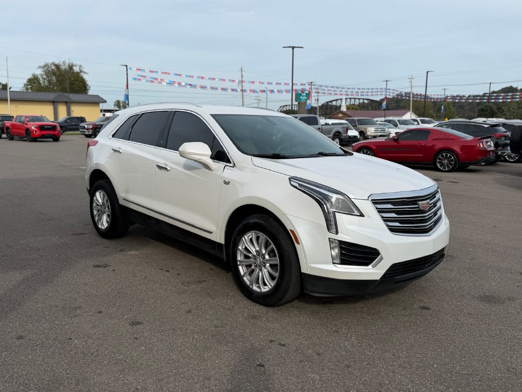 Used 2017 Cadillac XT5 FWD w/ LPO, Wheel Lock Package image 3