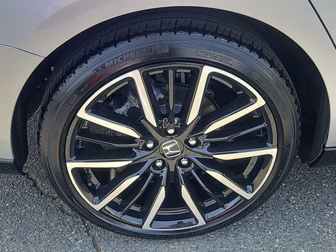 Used 2023 Honda Accord Touring image 9