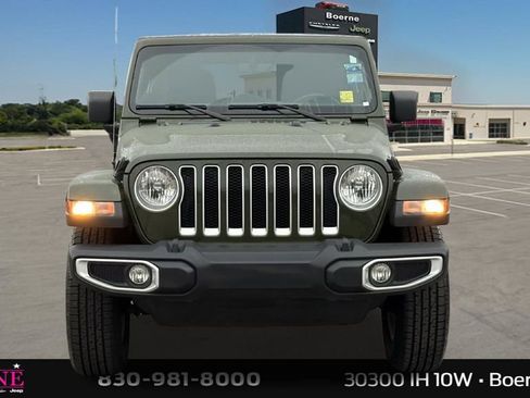 Used 2022 Jeep Wrangler Unlimited Sahara w/ Cold Weather Group AWD/4WD image 8