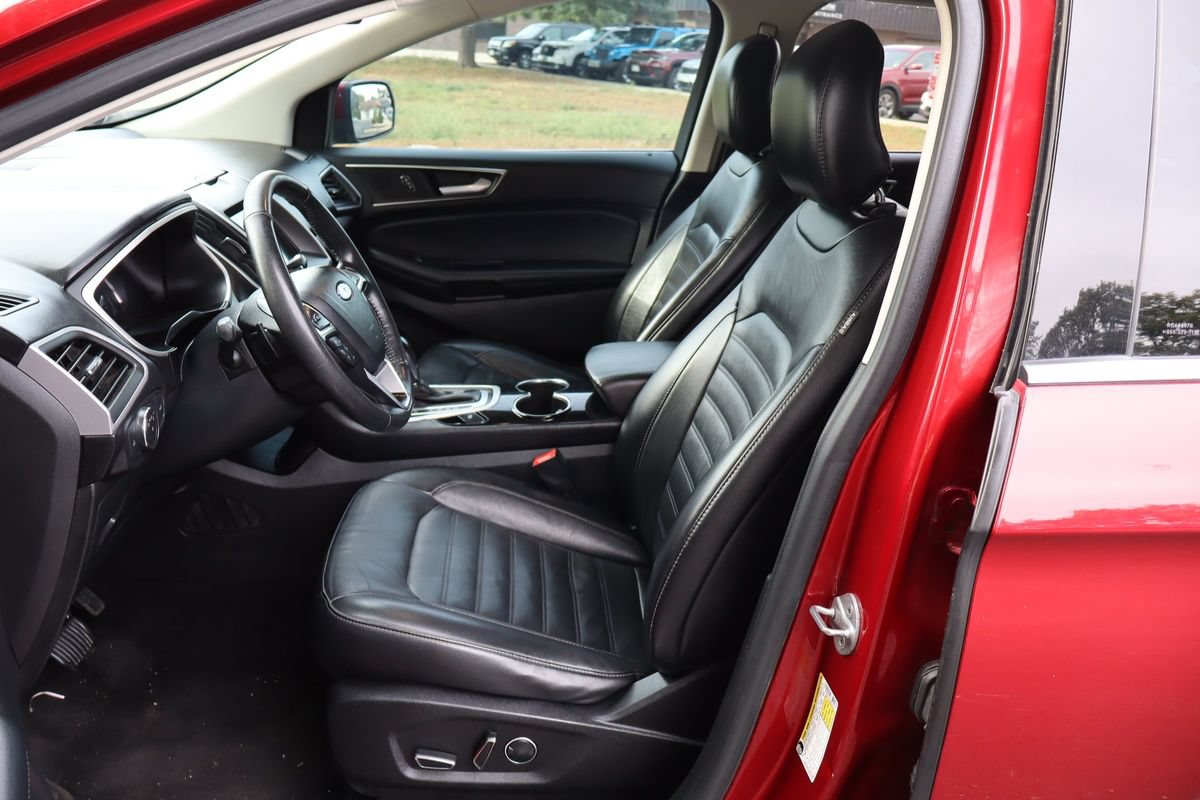 Used 2016 Ford Edge SEL w/ Equipment Group 201A AWD/4WD image 19