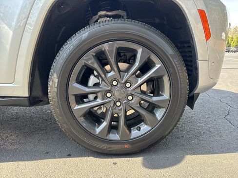 New 2026 Jeep Grand Cherokee Limited Reserve image 14