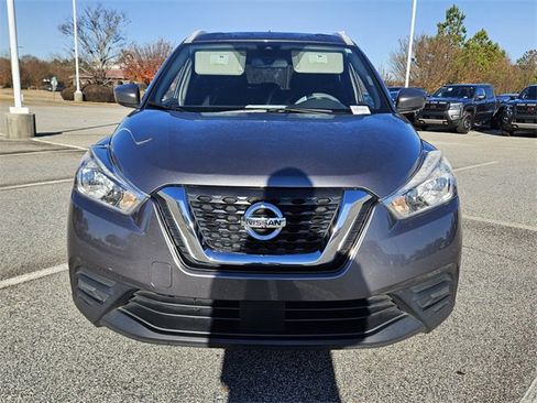 Used 2020 Nissan Kicks SV image 2