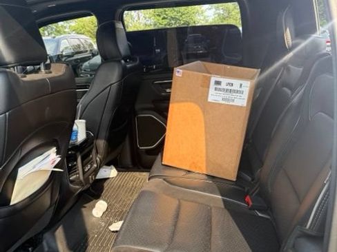 Used 2021 RAM 1500 Laramie AWD/4WD image 7