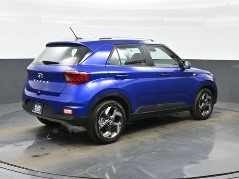 Certified 2025 Hyundai Venue Limited image 6