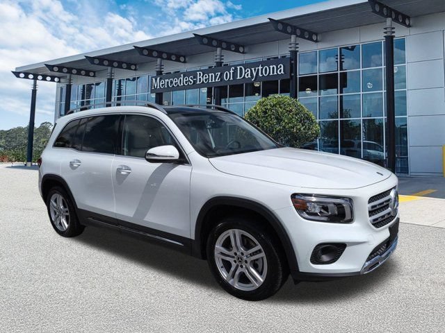 Used 2021 Mercedes-Benz GLB 250 4MATIC image 2