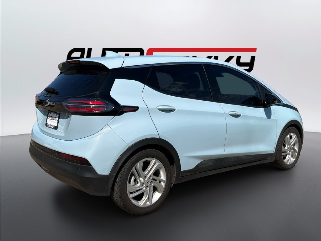 Used 2022 Chevrolet Bolt LT FWD image 5