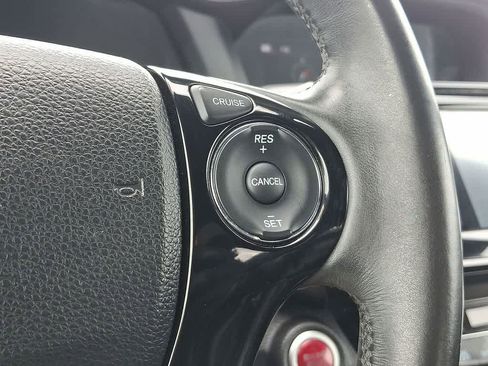 Used 2017 Honda Accord EX-L image 18