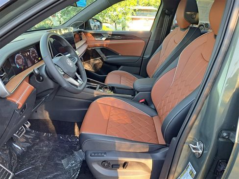 New 2026 Volkswagen Tiguan SEL R-Line image 7